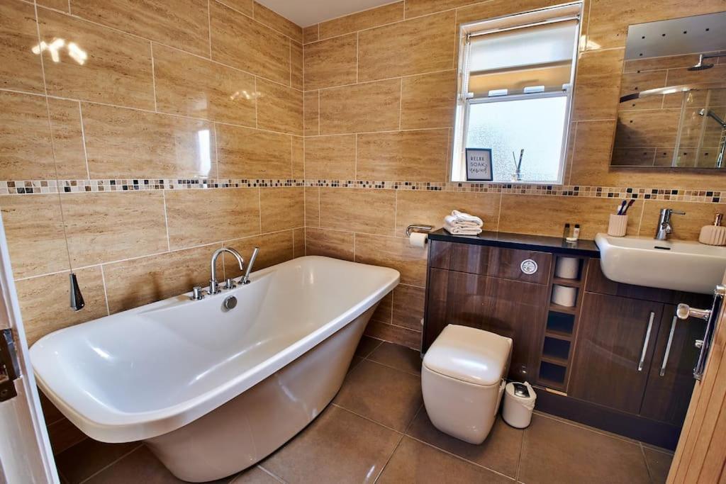 The Chase, Luxury Hot Tub Retreat, Pets Welcomed Dipton 외부 사진